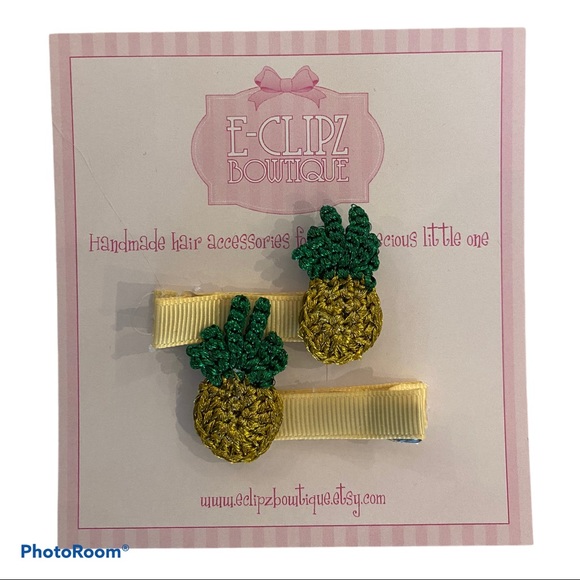 New pair of handmade crochet Pineapple girls clips - Picture 1 of 3